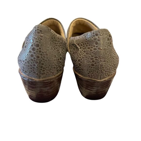 BOC Womens Grey Brown Born Peggy Pebbled Faux Leather Slip On Wedge Clog Size 8M - Picture 6 of 13